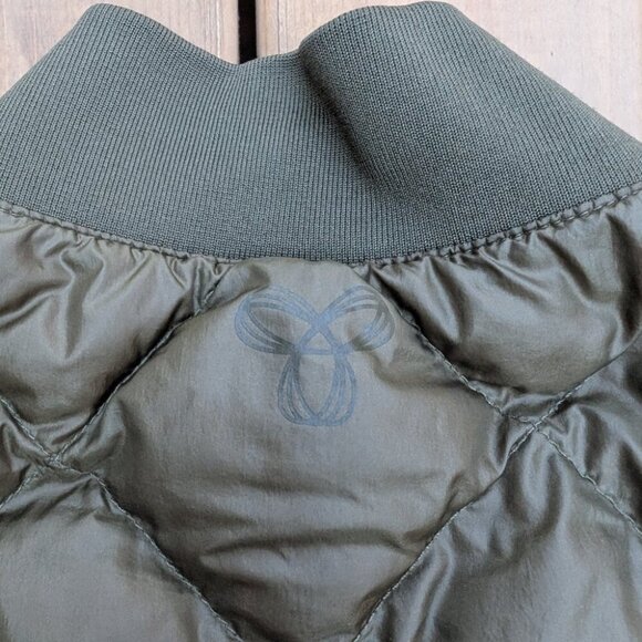 TNA Quilted Bomber Jacket Women's Olive Green Down Insulated Full Zipper Nylon - Picture 7 of 8